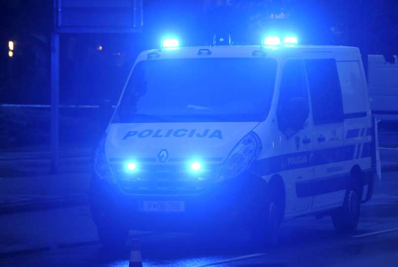 policija, kombi, modra luč