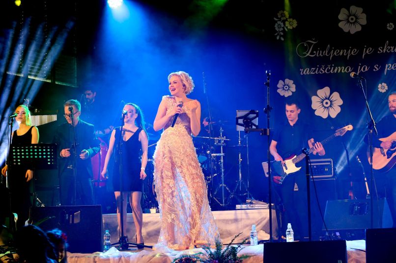 Darja Gajšek - ZA OBREZ