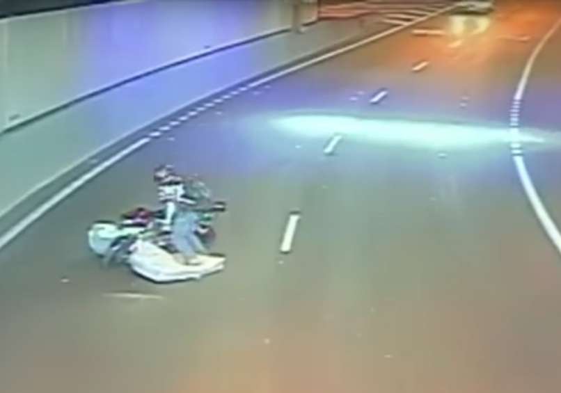 motorist, vzmetnica, Queensland, video posnetek