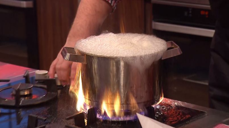 ogenj v MasterChef kuhinji