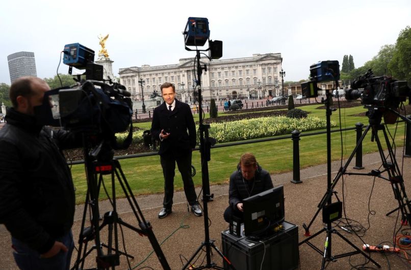 Buckinghamska palača, London, britanski dvor, novinarji,mediji, televizija