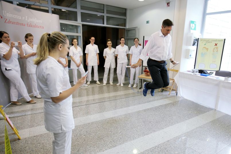borut pahor, medicinske sestre, študentje, zdravstvena nega, praktične vaje25