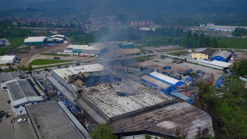 kemis, pozar, vrhnika