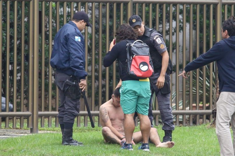 nag moški, lov, policija, golota