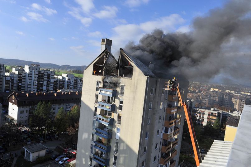 domzale, blok matije tomca2, požar