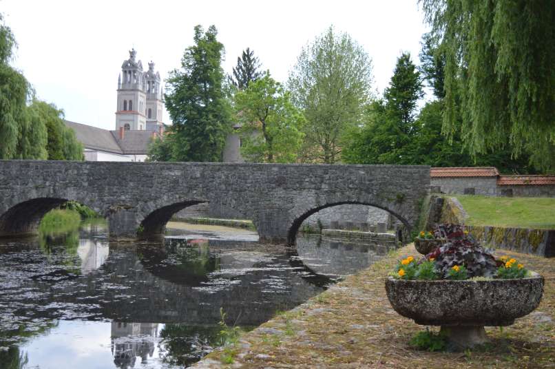 most in cerkev