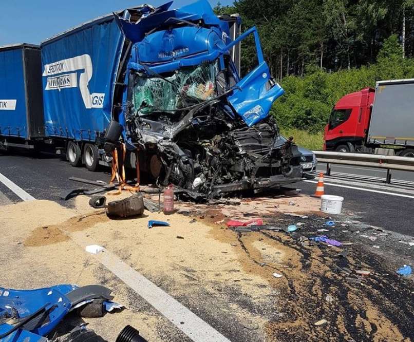 prometna nesreča, stajerska avtocesta, tovornjaka