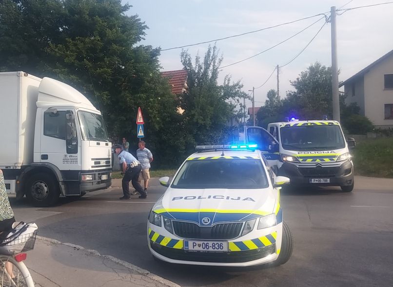 policija, cesta na vevce, peska, prometna nesreca