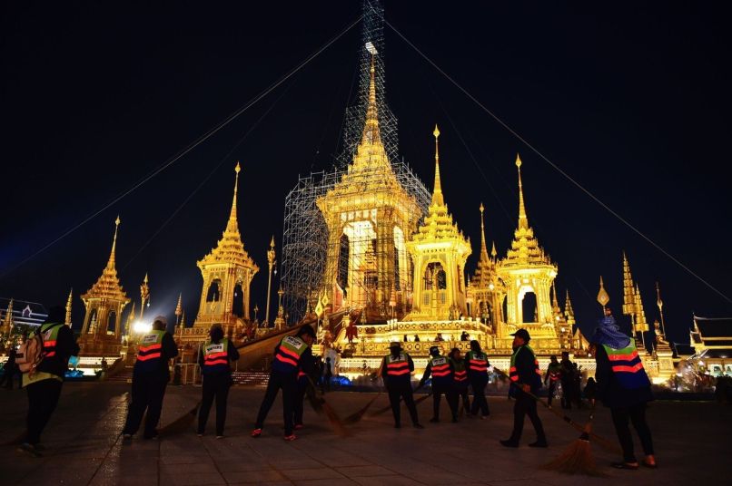 tajska bangkok krematorij bumibol aduljadej