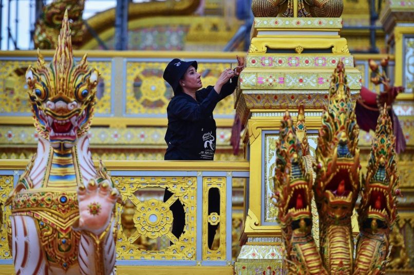 tajska bangkok krematorij bumibol aduljadej