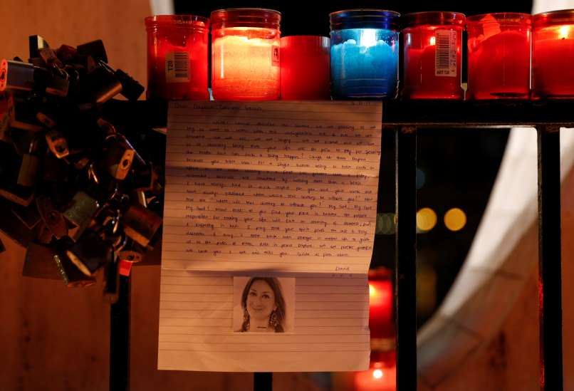 Daphne Caruana Galizia, umor, sveče