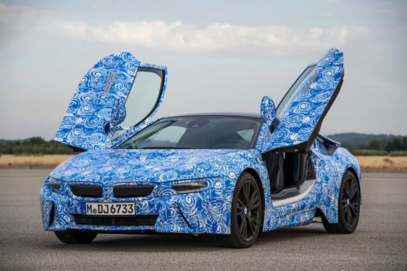 BMW predstavlja novega i8