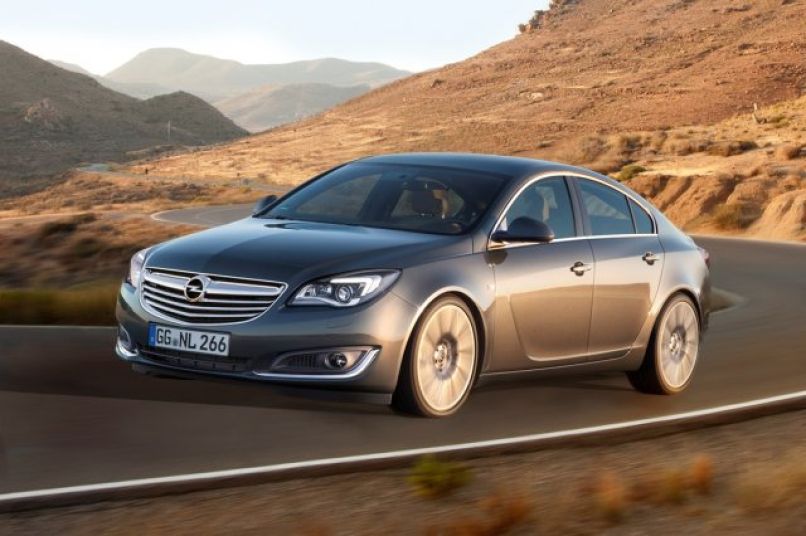 Opel osvežil insignio