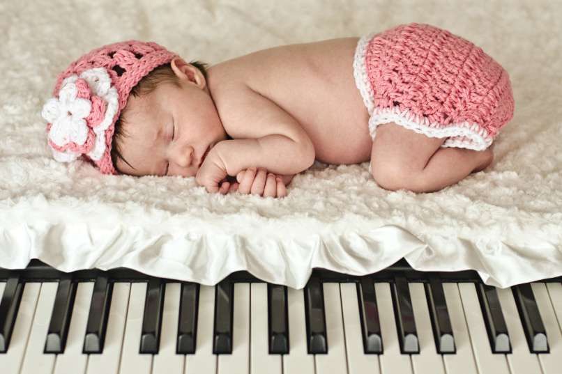 piano-julia-newborn1