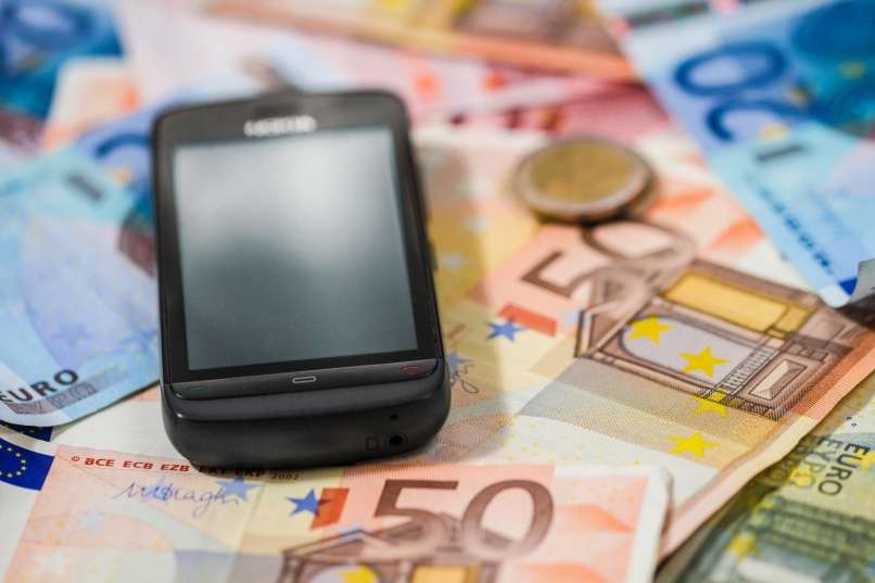 denar_evri_mobilni telefon