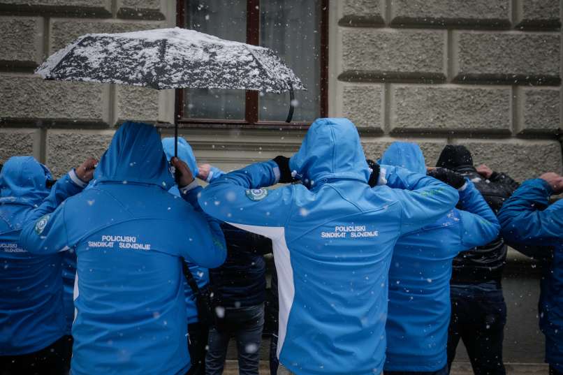 stavka_policija_cerar_vlada