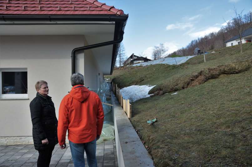 Lisično, zemeljski plaz