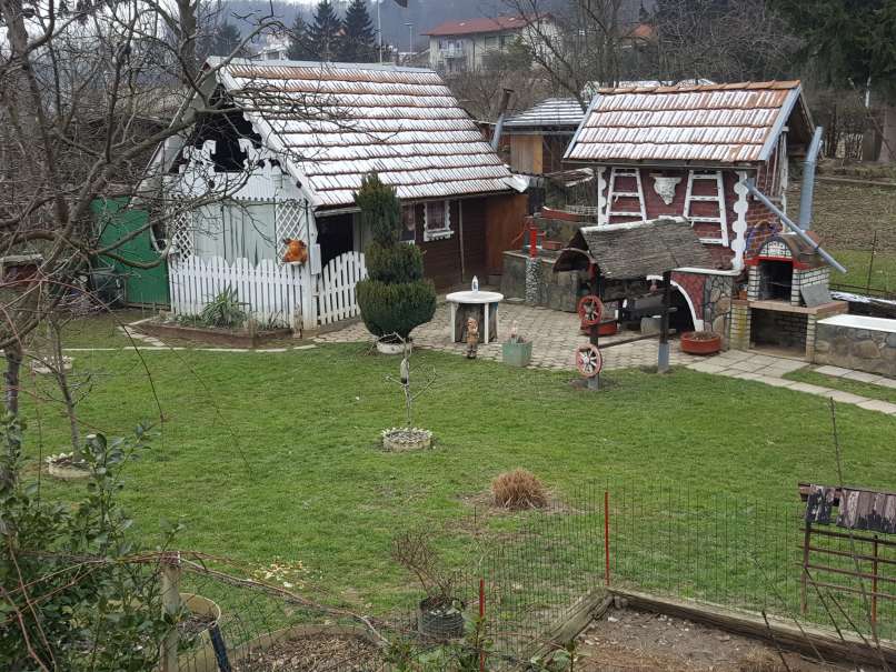 vrtilki, vrt, črunču, bralec slavko, kraja kokoši