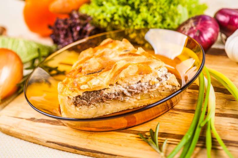 Krompirjeva zloženska z mesom