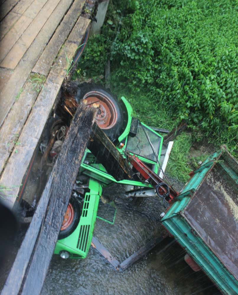 traktor, reka1