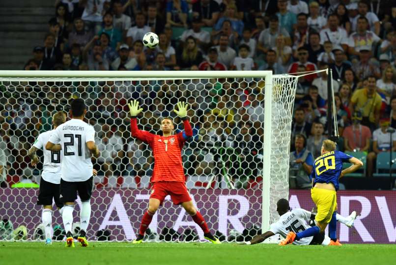 ola toivonen, manuel neuer, švedska-nemčija