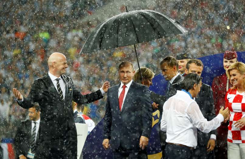 putin_dežnik_moskva