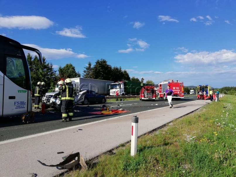 primorska avtocesta, prometna nesreča, Razdrto, 26. 7. 2018