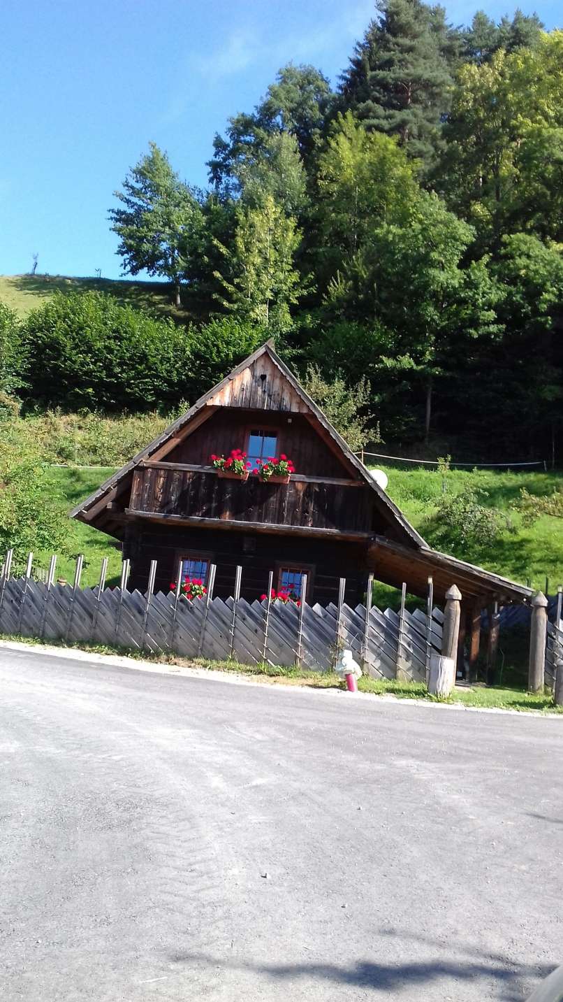 čudovite hiške