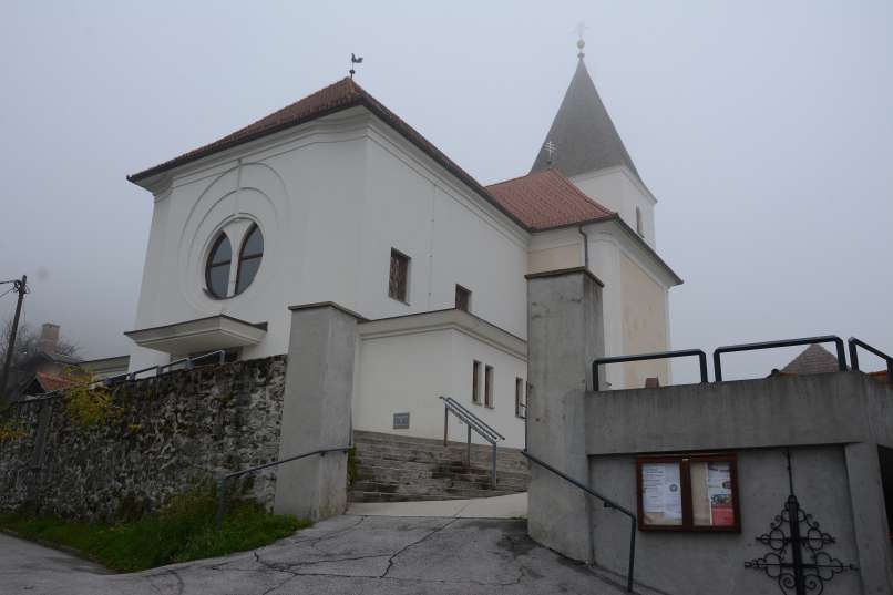 Cerkev Šentilj pod Turjakom