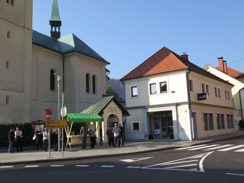 črna, nlb, protest