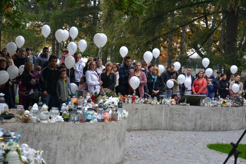 Mednarodni dan spomina na otroke umrle med nosečnostjo in kmalu po rojstvu