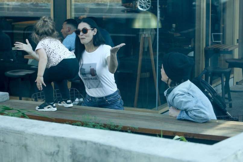 Demi Moore, Maša Mandžuka