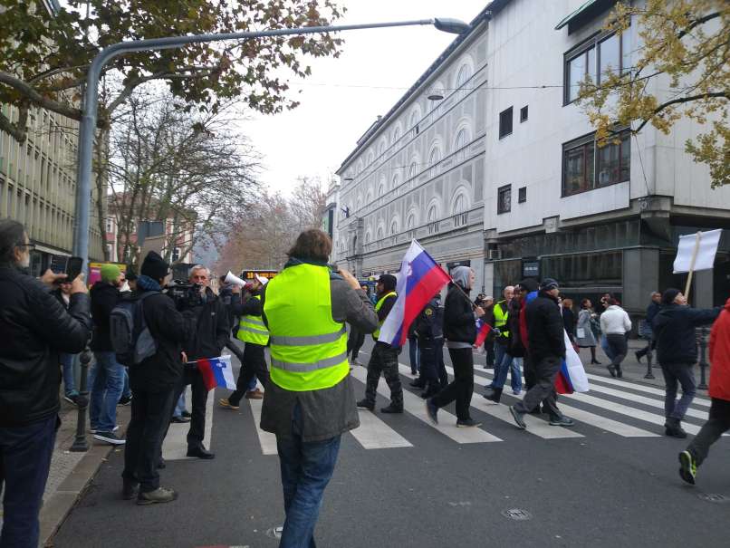 protest, državni zbor, 10.12. 1jpg