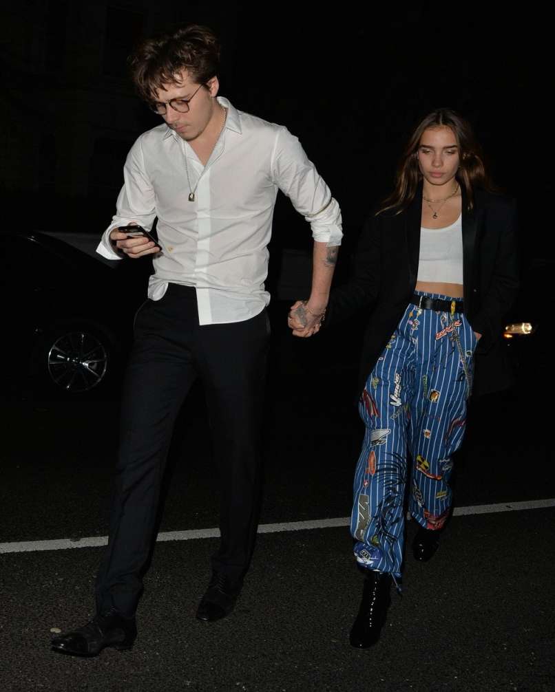 Brooklyn beckham, hana cross