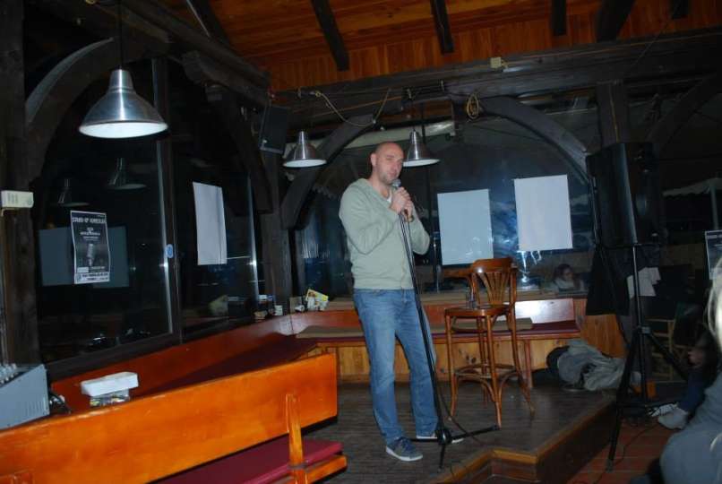 simon stand up
