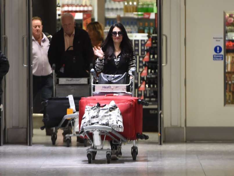 Laleh Shahravesh_heathrow_vrnitev