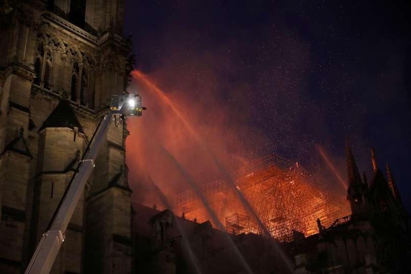 notredamska katedrala, požar8