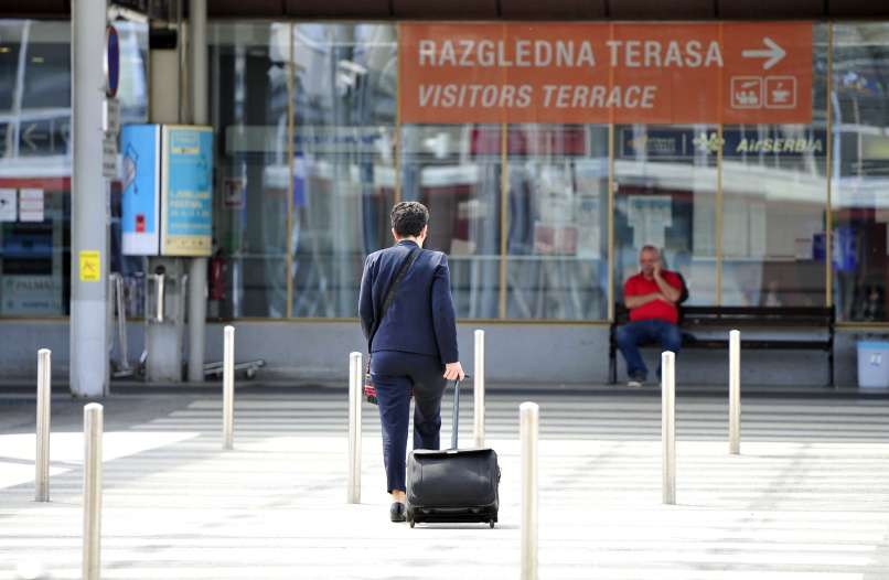 letališče brnik, aerodrom, jožeta pučnika, potnik, prtljaga