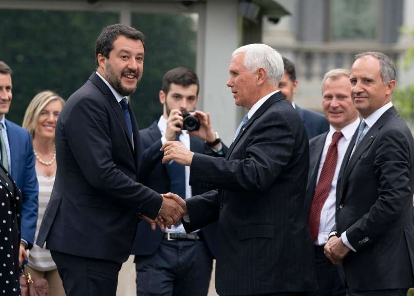 Mike pence, matteo salvini,