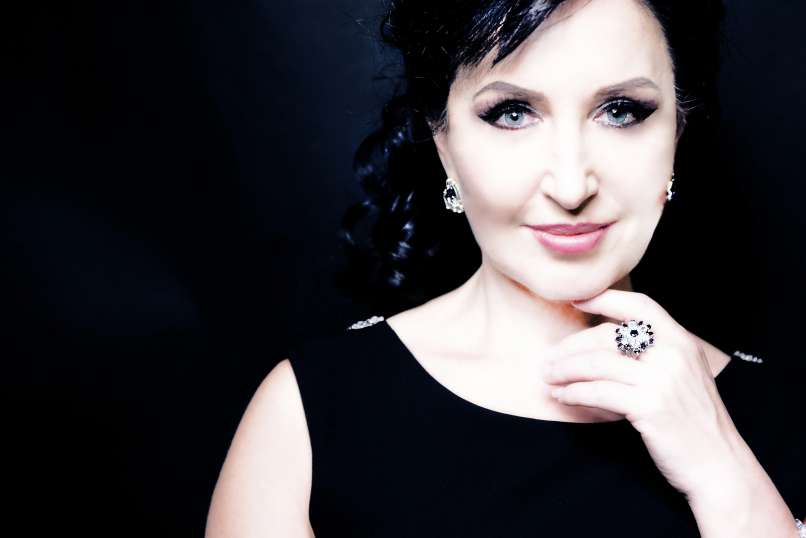 Elena Mosuc