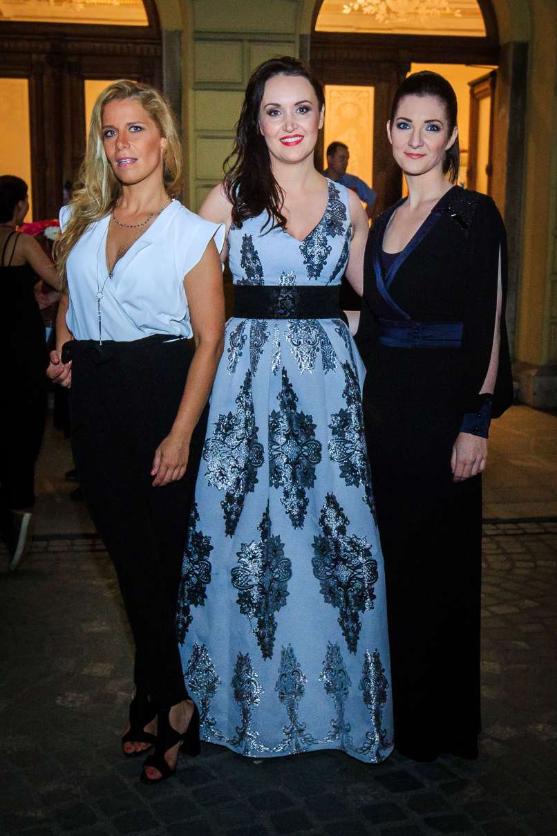 Tinkara Anika, Lara baruca