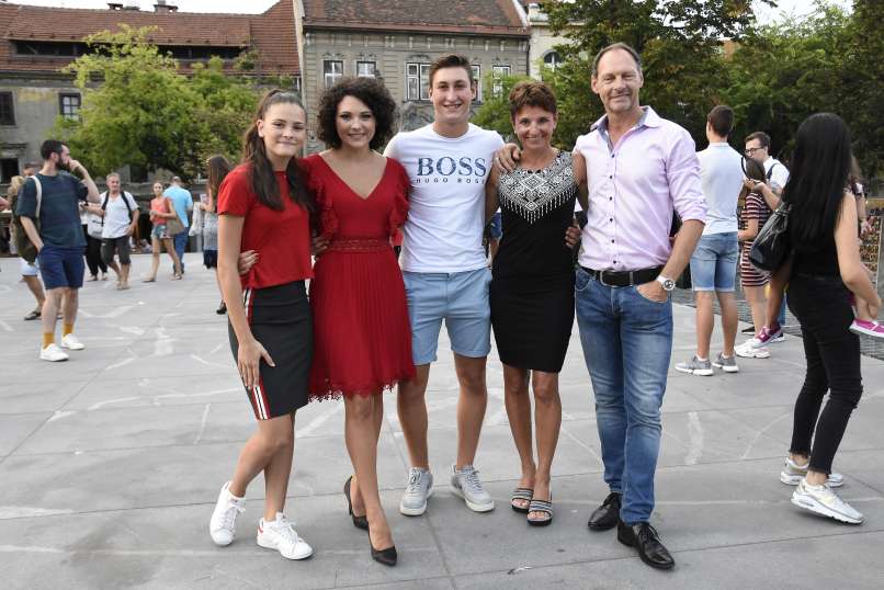 2_petra poptrebuješ družina fant