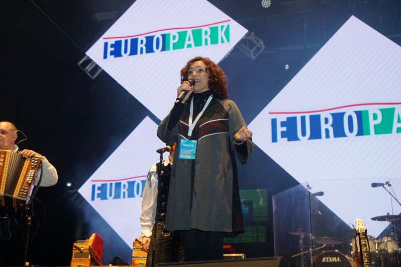 2_Ve¦Źer je otvorila simpati¦Źna Polona Po+żgan (foto Bojan Mihali¦Ź)