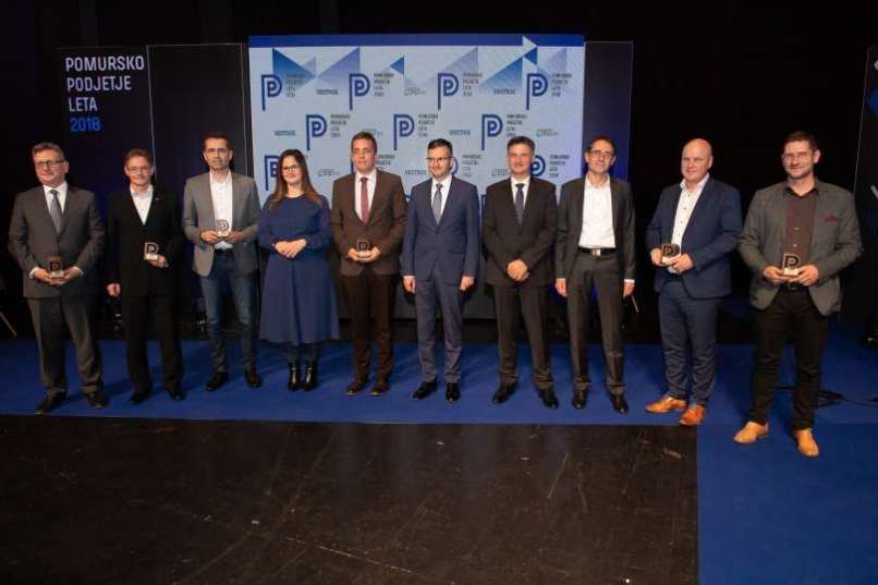 Letošnji nagrajenci z Marjanom Šarcem, Adriano Gašpar in Robertom Grahom
