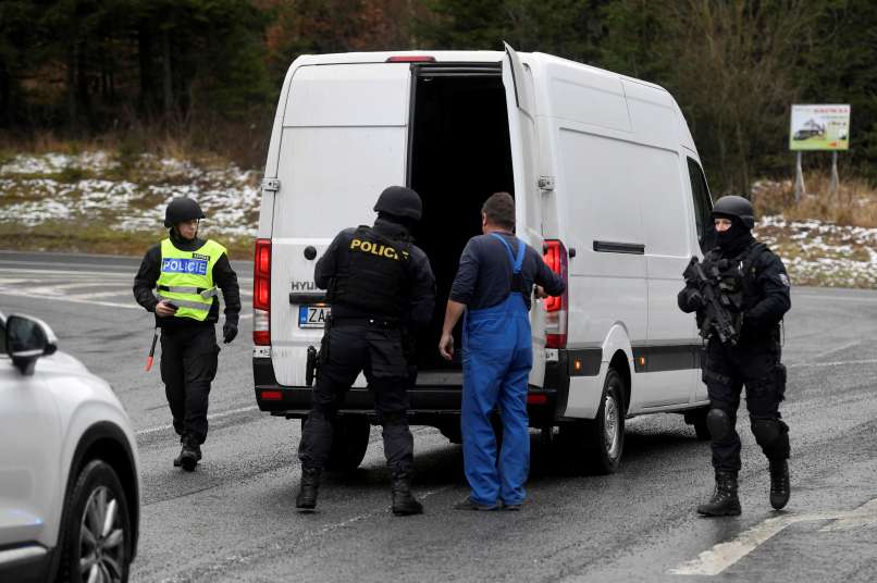 češka policija, lov na strelca v bolnišnici v ostravi
