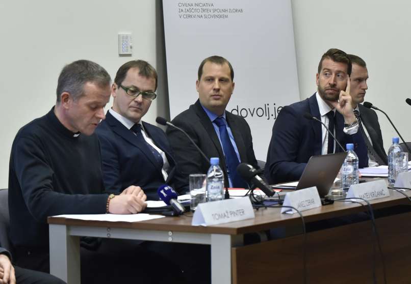 dovolj.je spolne zlorabe cerkev bobo