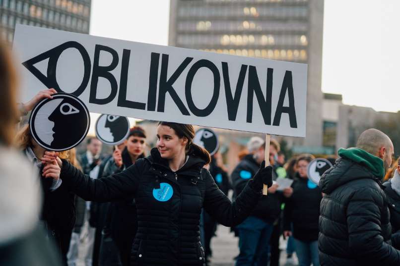 protest, oblikovna, križanke1
