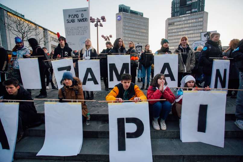 protest, oblikovna, križanke