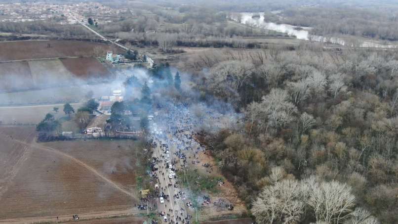 turško-grška meja, migranti, solzivec1