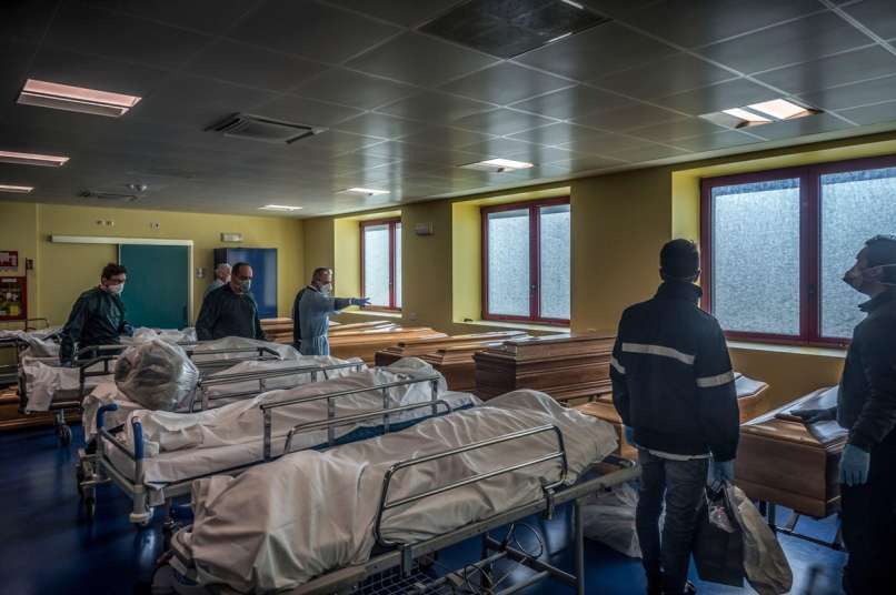 italija, koronavirus, smrtne žrtve, Ponte San Pietro Bergamo